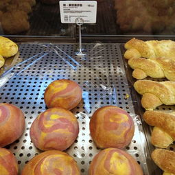 从脏脏包到脏脏茶 排队4小时、黑糖珍珠熬5小时的“脏”式营销与鲜果跨界